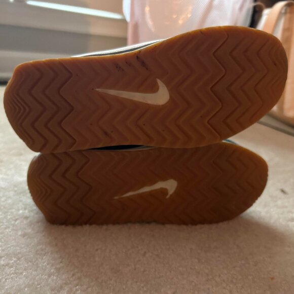 NIKE Pacific Sneaker, Dark Green, Size 7.5W/5 M - Picture 8 of 8